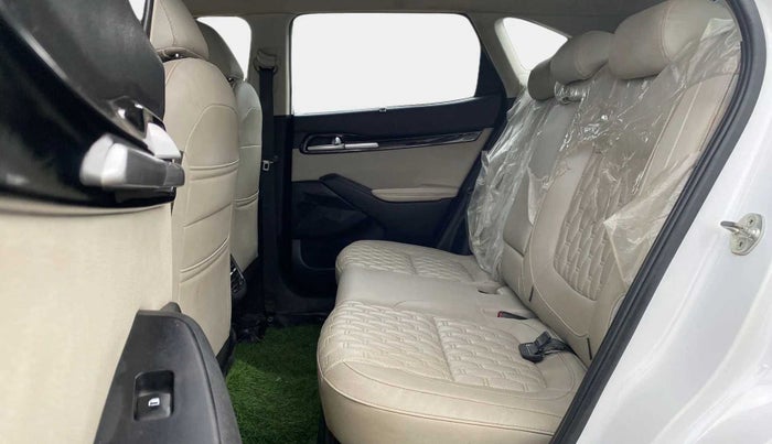 2021 KIA SELTOS HTX 1.5 PETROL, Petrol, Manual, 36,764 km, Right Side Rear Door Cabin
