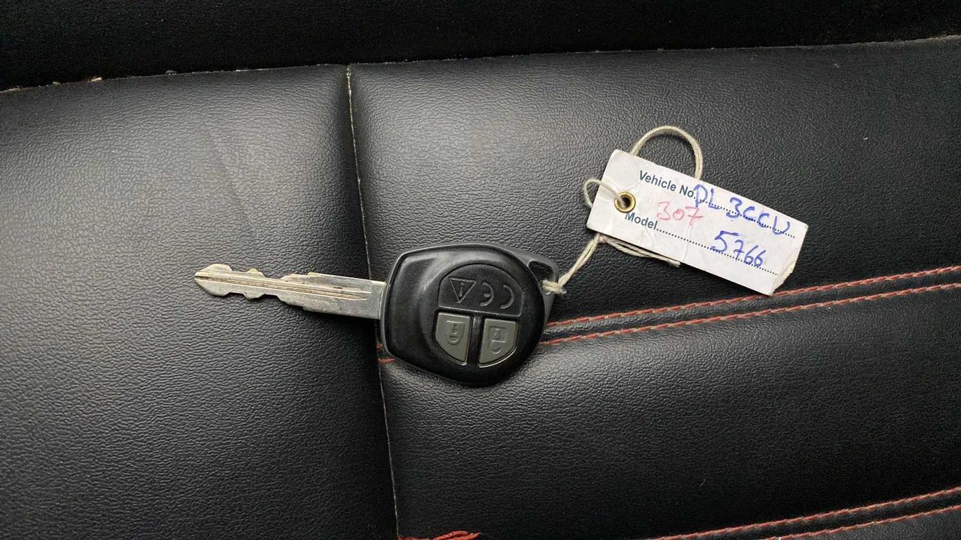 2021 Maruti Swift VXI AMT, Petrol, Automatic, 29,720 km, Key Close Up
