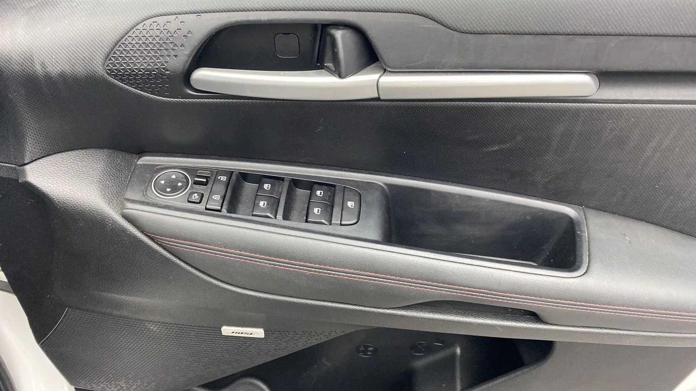 2020 KIA SONET GTX PLUS 1.0 DCT, Petrol, Automatic, 23,358 km, Driver Side Door Panels Control