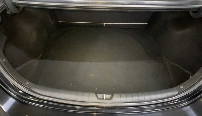 2019 Hyundai Verna 1.6 VTVT SX, Petrol, Manual, 30,562 km, Boot Inside