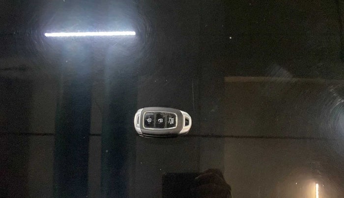 2019 Hyundai Verna 1.6 VTVT SX, Petrol, Manual, 30,562 km, Key Close Up
