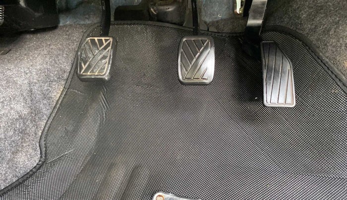 2015 Maruti Celerio VXI CNG, CNG, Manual, 78,820 km, Pedals