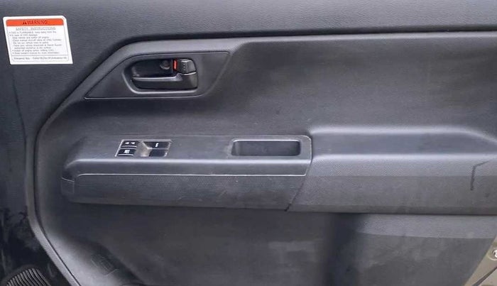 2020 Maruti New Wagon-R LXI CNG 1.0, CNG, Manual, 70,195 km, Driver Side Door Panels Control