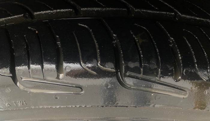 2015 Hyundai Eon ERA +, Petrol, Manual, 47,659 km, Left Front Tyre Tread