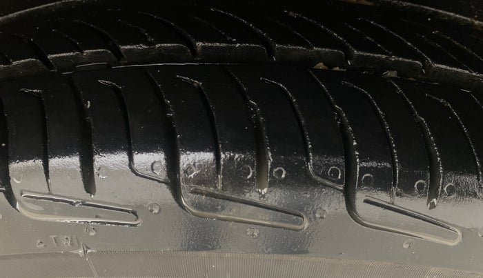 2015 Hyundai Eon ERA +, Petrol, Manual, 47,659 km, Left Rear Tyre Tread