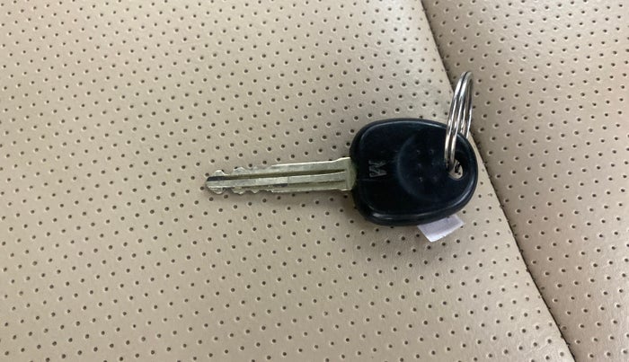 2015 Hyundai Eon ERA +, Petrol, Manual, 47,659 km, Key Close Up