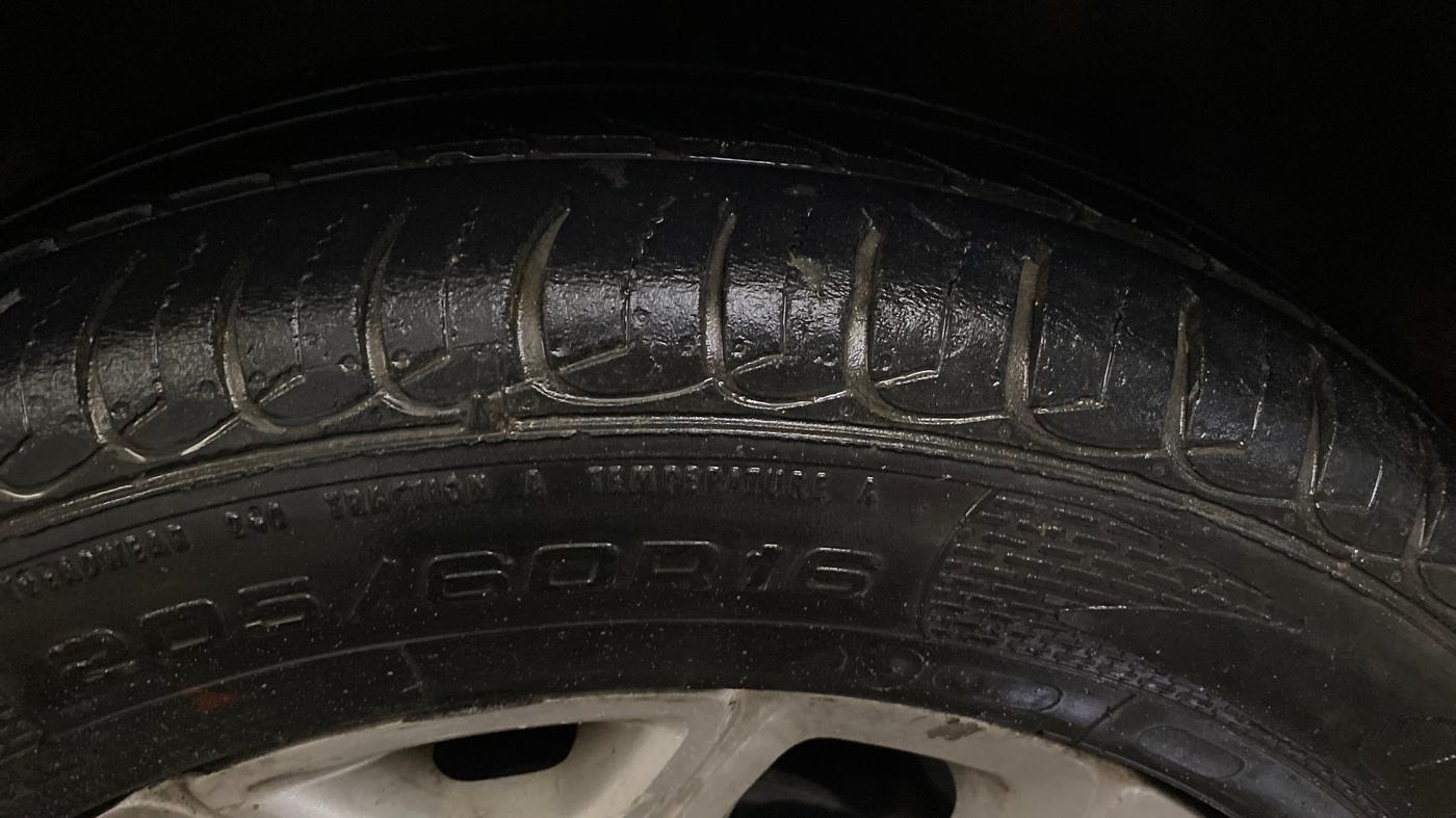 2015 Ford Ecosport TITANIUM 1.0L ECOBOOST, Petrol, Manual, 83,614 km, Left Rear Tyre Tread