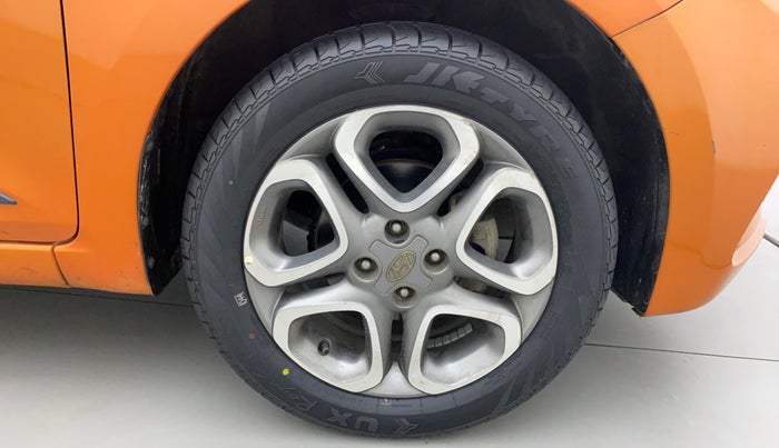 2019 Hyundai Elite i20 ASTA 1.2 (O), Petrol, Manual, 22,782 km, Right Front Wheel