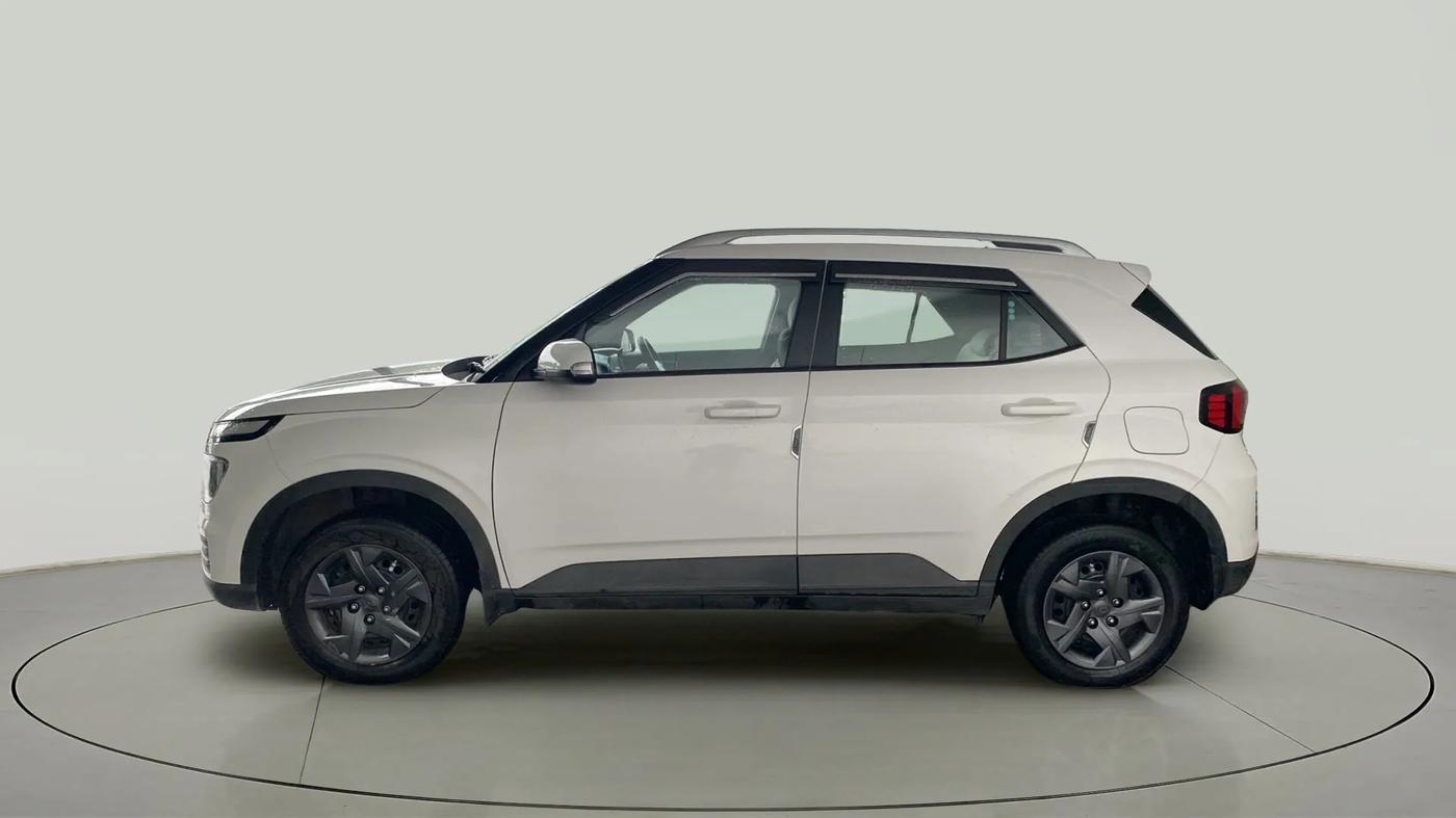 2023 Hyundai VENUE S PLUS 1.5 CRDI, Diesel, Manual, 17,482 km, Left Side