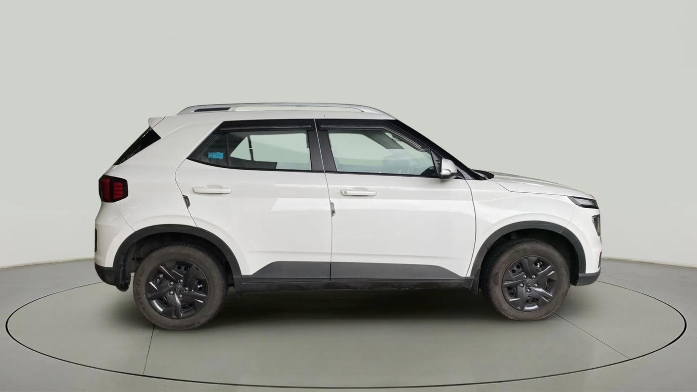 2023 Hyundai VENUE S PLUS 1.5 CRDI, Diesel, Manual, 17,482 km, Right Side View