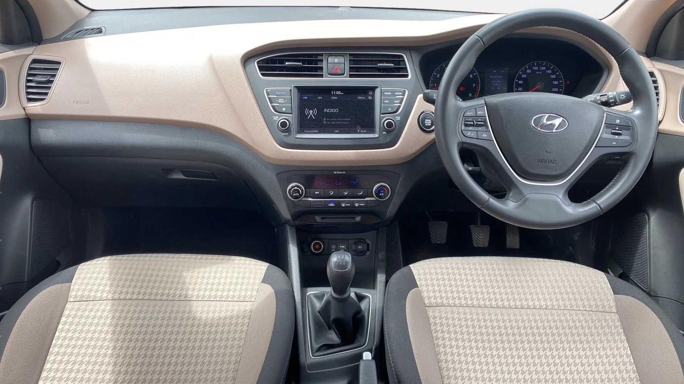 2018 Hyundai Elite i20 ASTA 1.2 (O), Petrol, Manual, 15,894 km, Dashboard