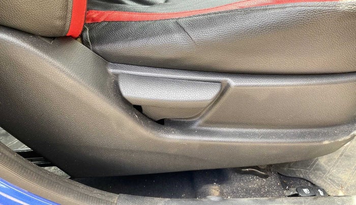 2017 Hyundai Eon MAGNA +, Petrol, Manual, 13,983 km, Driver Side Adjustment Panel