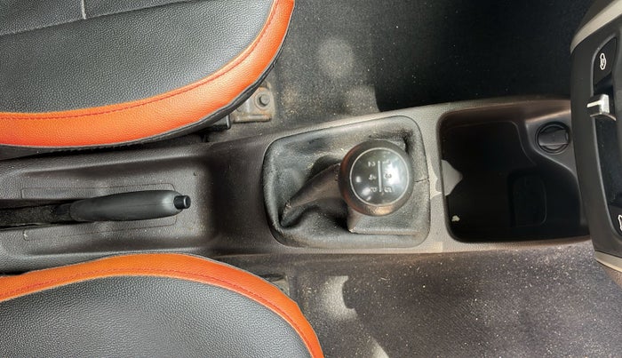 2017 Hyundai Eon MAGNA +, Petrol, Manual, 13,983 km, Gear Lever