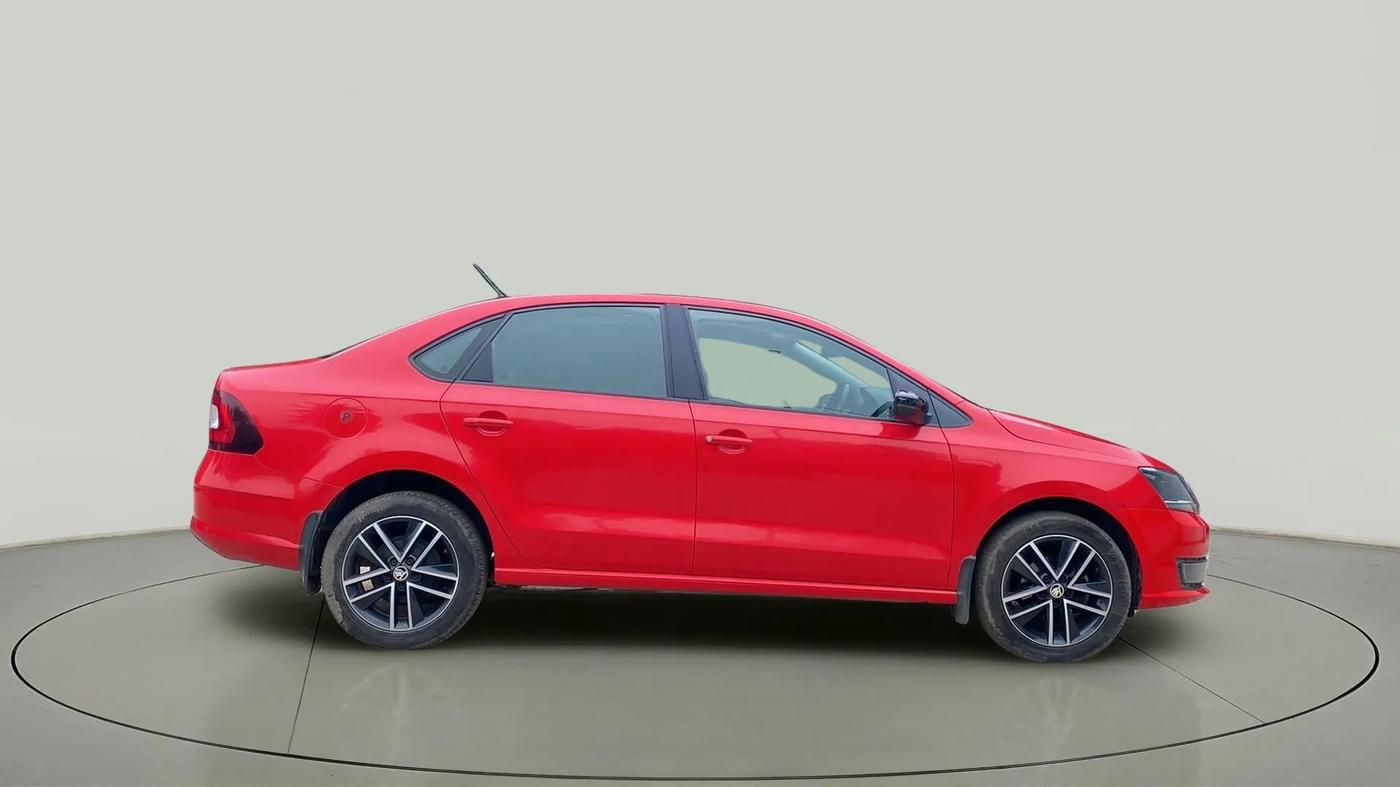 2018 Skoda Rapid STYLE 1.6 MPI, Petrol, Manual, 51,476 km, Right Side