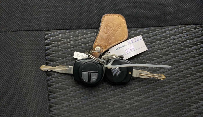 2013 Maruti Wagon R Stingray VXI, Petrol, Manual, 96,204 km, Key Close Up