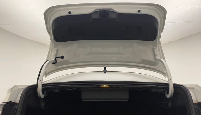 2022 Volkswagen VIRTUS HIGHLINE TSI 1.0 MT, Petrol, Manual, 18,651 km, Boot Door Open
