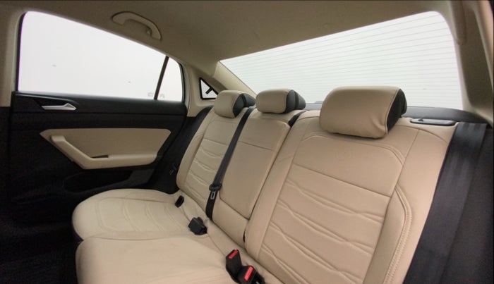 2022 Volkswagen VIRTUS HIGHLINE TSI 1.0 MT, Petrol, Manual, 18,651 km, Right Side Rear Door Cabin