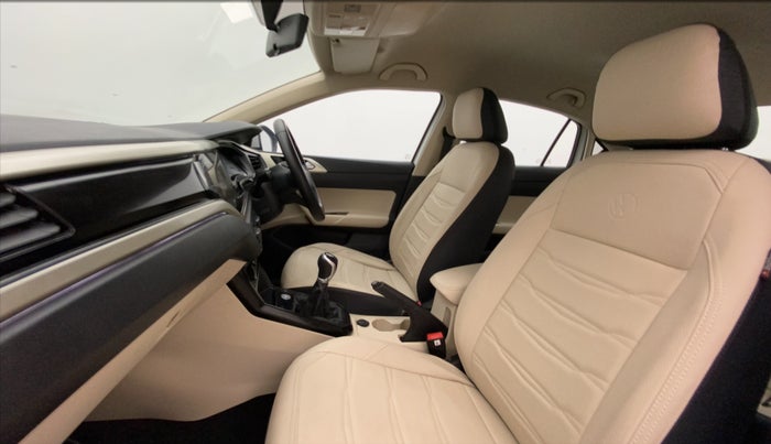 2022 Volkswagen VIRTUS HIGHLINE TSI 1.0 MT, Petrol, Manual, 18,651 km, Right Side Front Door Cabin