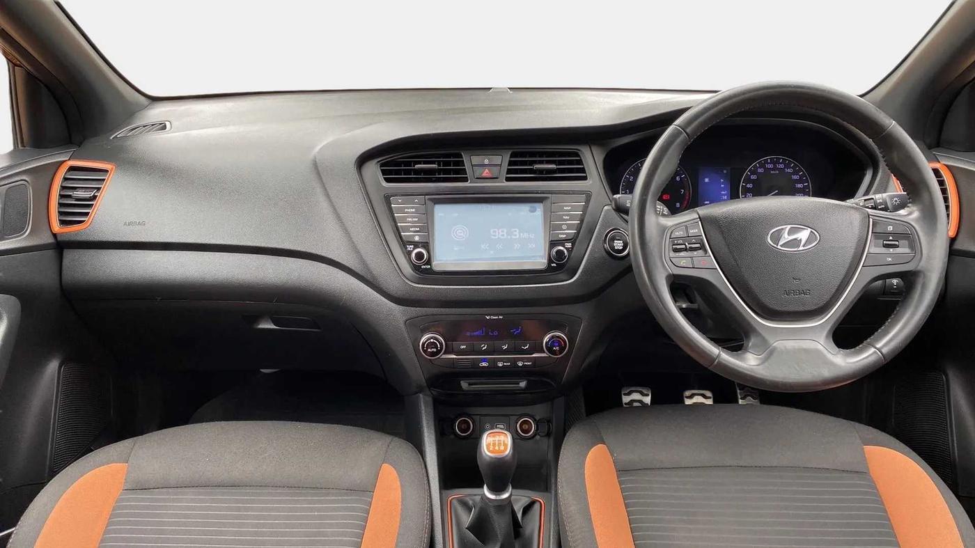2016 Hyundai i20 Active 1.2 SX, Petrol, Manual, 27,654 km, Dashboard