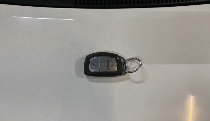 2014 Hyundai Grand i10 SPORTZ 1.2 KAPPA VTVT, Petrol, Manual, 78,904 km, Key Close Up