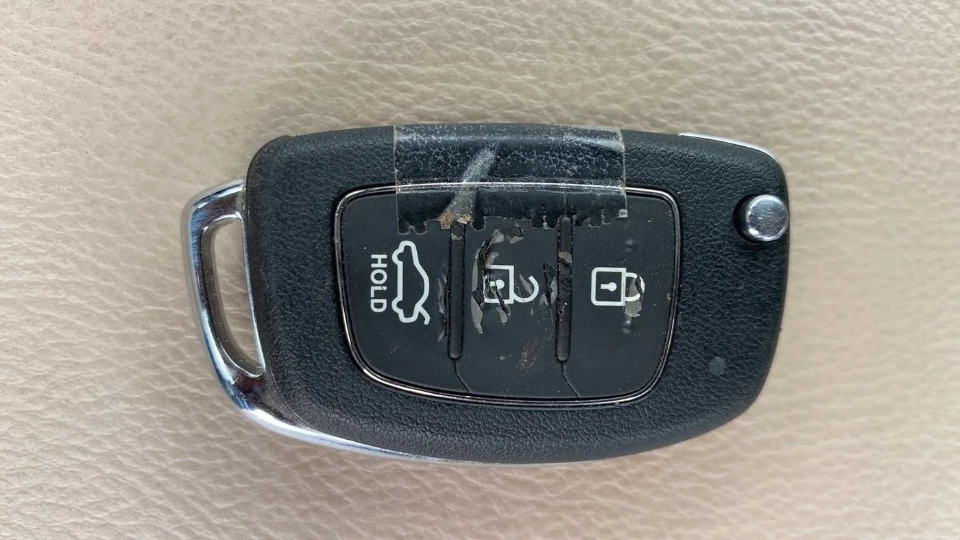 2015 Hyundai Xcent S (O) 1.2, Petrol, Manual, 66,725 km, Key Close Up
