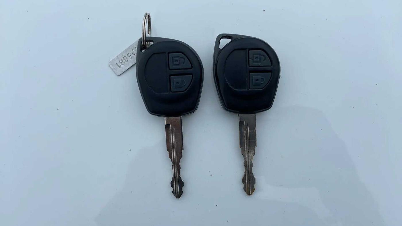 2017 Maruti Wagon R 1.0 VXI, Petrol, Manual, 15,496 km, Key Close Up