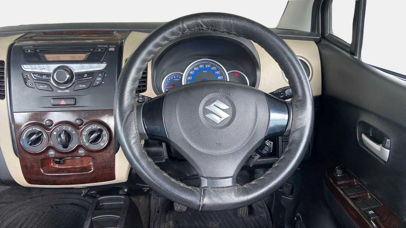 2017 Maruti Wagon R 1.0 VXI, Petrol, Manual, 15,496 km, Steering Wheel Close Up
