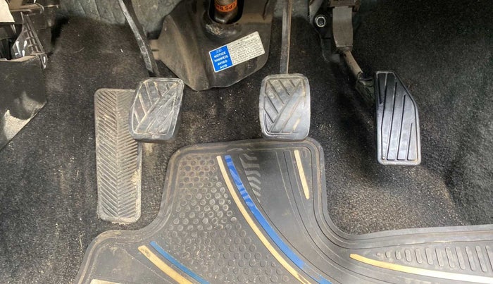 2017 Maruti Baleno ZETA PETROL 1.2, Petrol, Manual, 42,009 km, Pedals