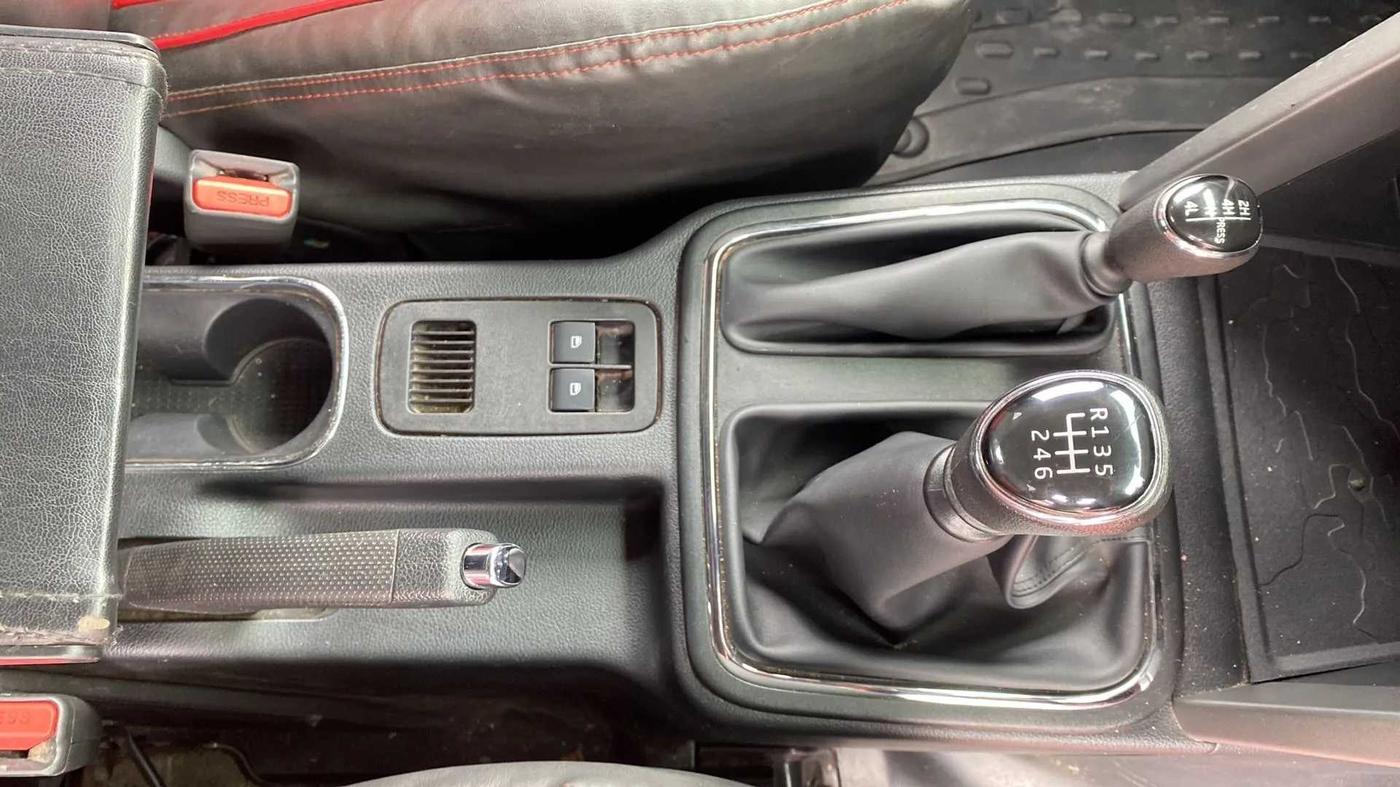 2022 Mahindra Thar LX HT PETROL 4WD MT, Petrol, Manual, 32,473 km, Gear Lever