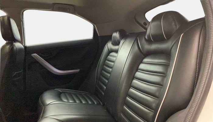 2020 Tata NEXON XMA SUNROOF DIESEL, Diesel, Automatic, 56,061 km, Right Side Rear Door Cabin