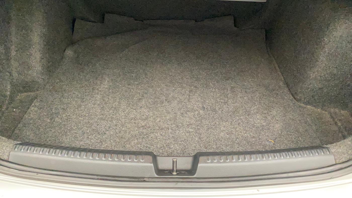 2017 Volkswagen Vento HIGHLINE PLUS 1.2 AT 16 ALLOY, Petrol, Automatic, 41,766 km, Boot Inside
