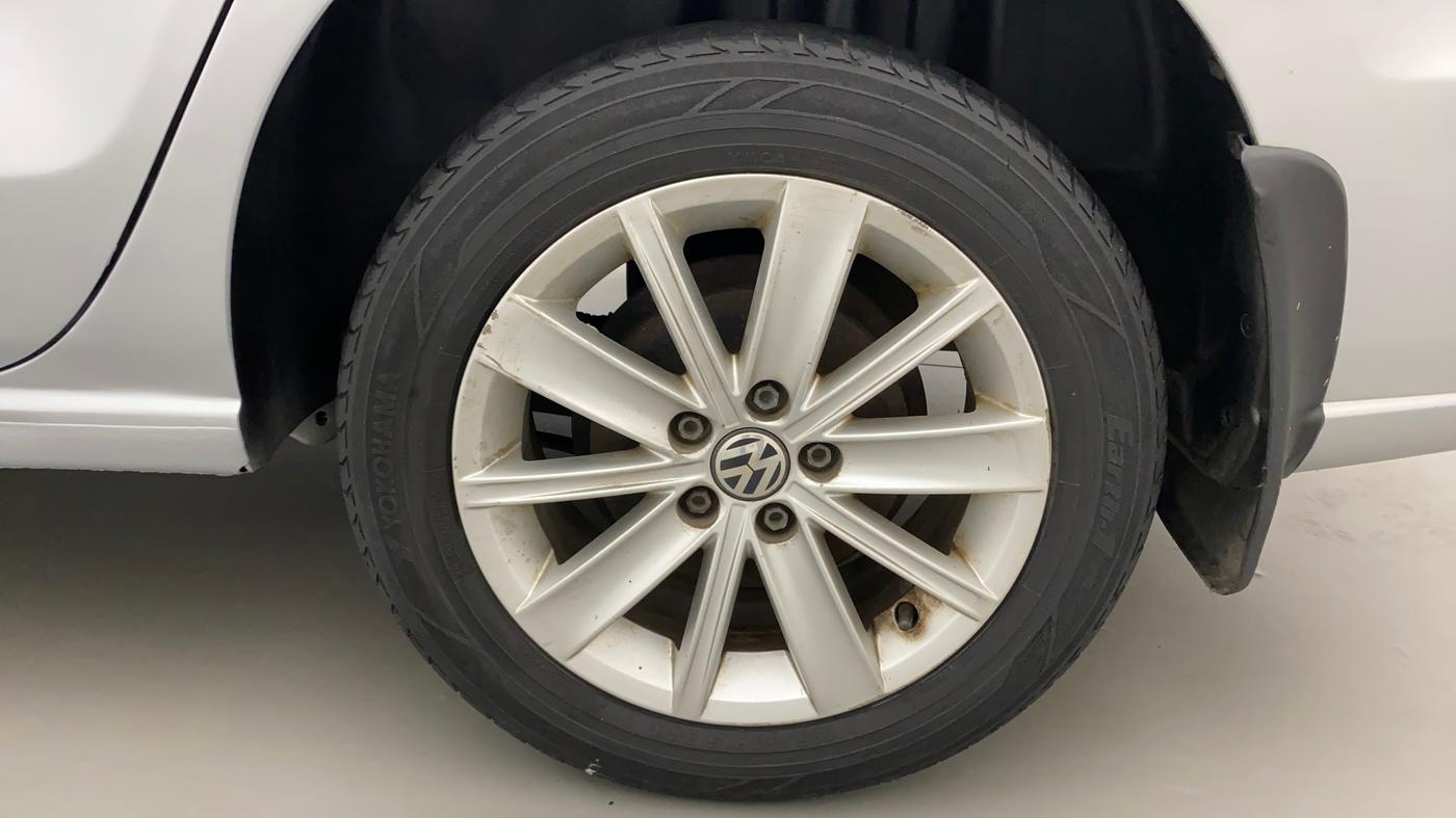 2017 Volkswagen Vento HIGHLINE PLUS 1.2 AT 16 ALLOY, Petrol, Automatic, 41,766 km, Left Rear Wheel