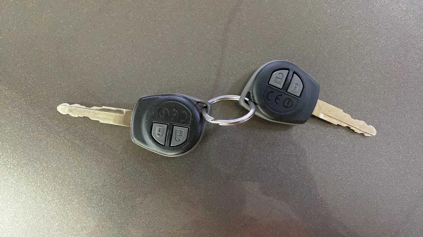 2019 Maruti Dzire VXI, Petrol, Manual, 39,018 km, Key Close Up