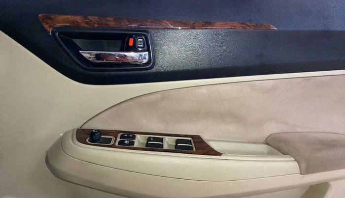 2019 Maruti Dzire VXI, Petrol, Manual, 39,018 km, Driver Side Door Panels Control