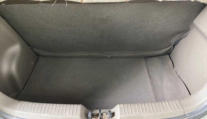 2014 Hyundai i10 MAGNA 1.1, Petrol, Manual, 36,117 km, Boot Inside