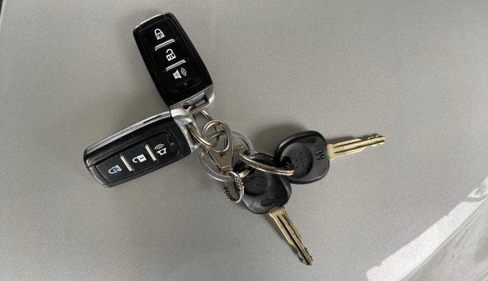 2014 Hyundai i10 MAGNA 1.1, Petrol, Manual, 36,117 km, Key Close Up