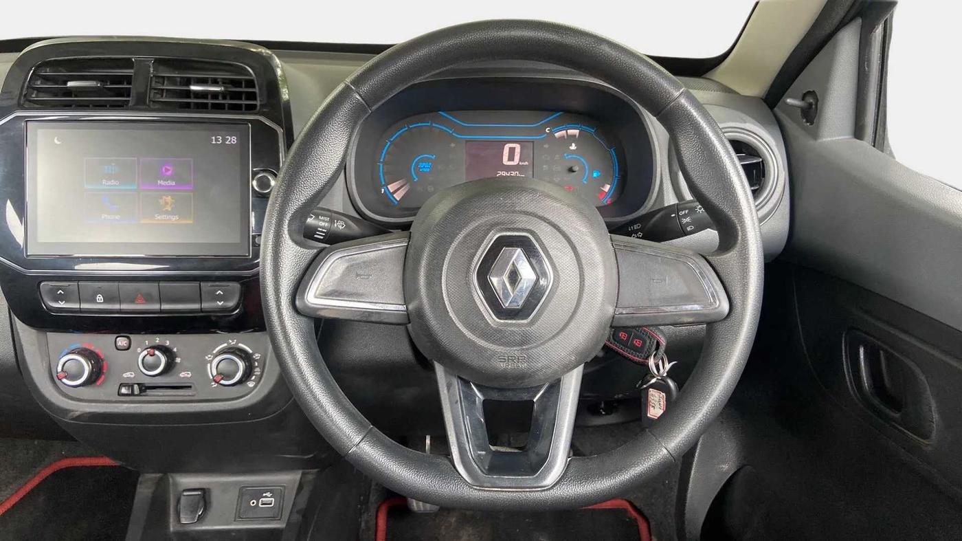 2021 Renault Kwid RXT 1.0 (O), Petrol, Manual, 29,407 km, Steering Wheel Close Up