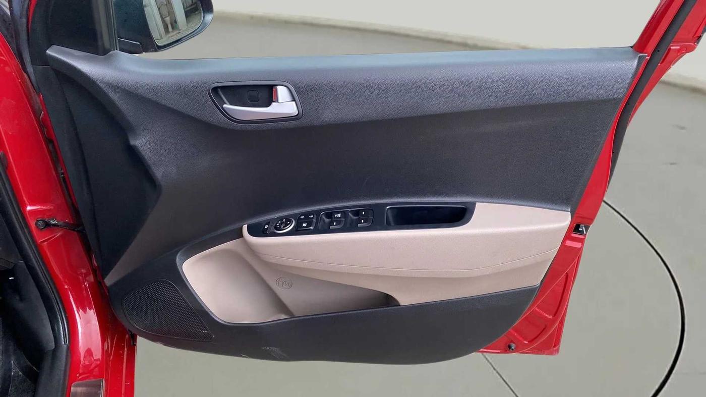 2017 Hyundai Grand i10 SPORTZ (O) AT 1.2 KAPPA VTVT, Petrol, Automatic, 17,931 km, Driver Side Door Panels Control