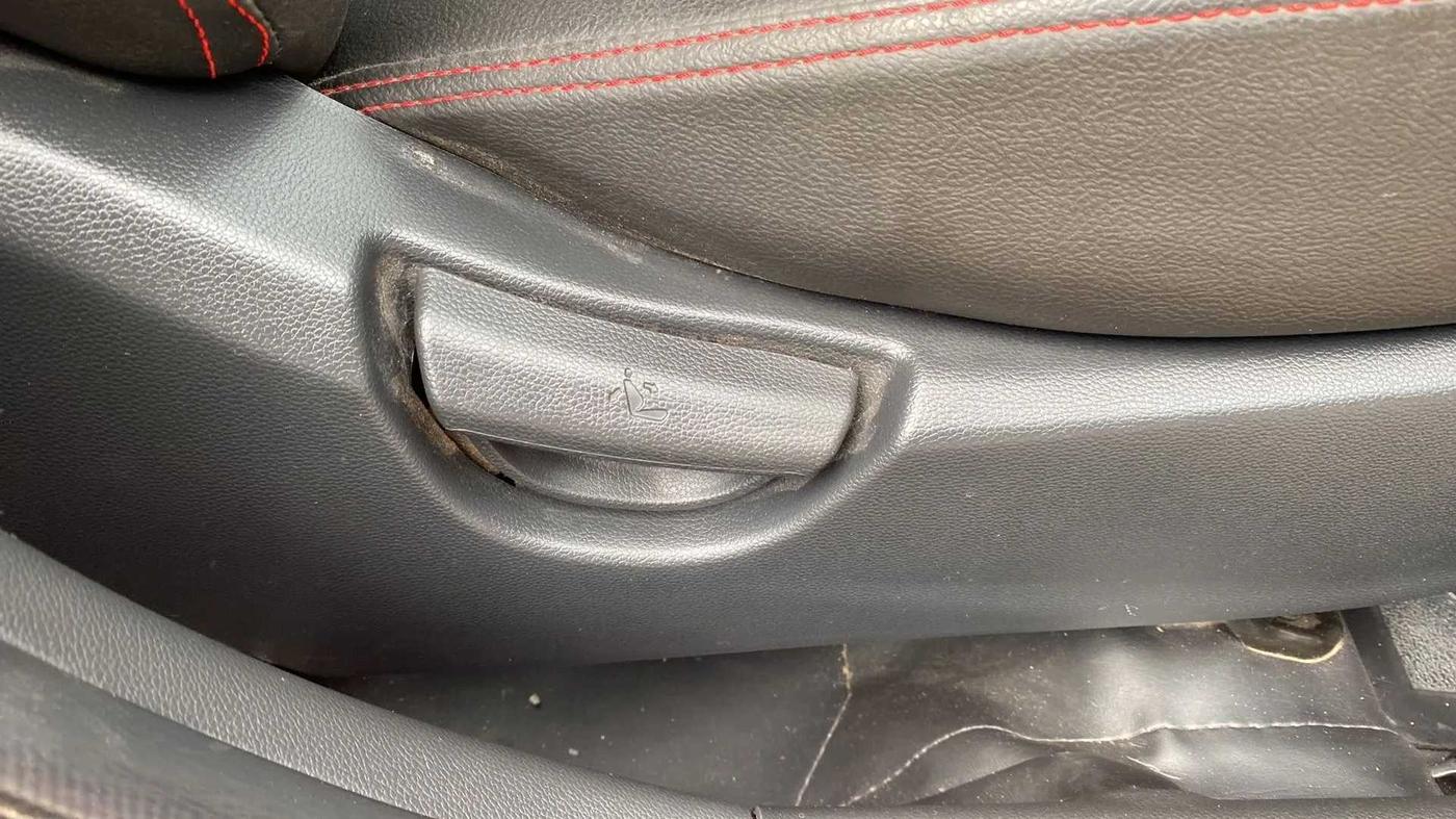 2017 Hyundai Grand i10 SPORTZ (O) AT 1.2 KAPPA VTVT, Petrol, Automatic, 17,931 km, Driver Side Adjustment Panel