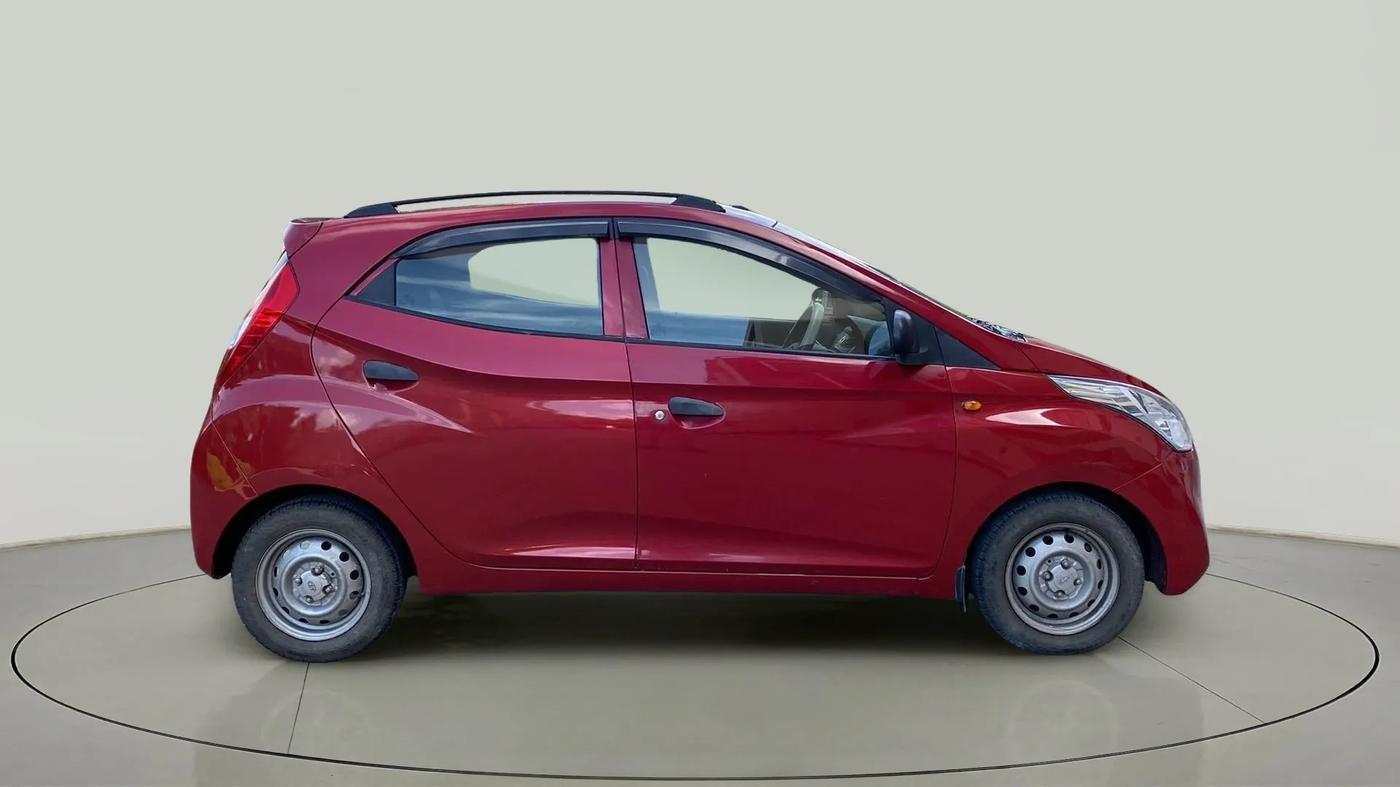 2017 Hyundai Eon ERA +, Petrol, Manual, 28,205 km, Right Side View
