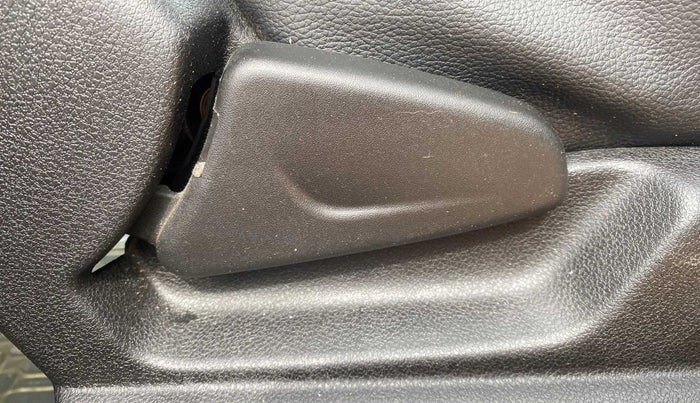 2017 Renault Kwid RXT 1.0 AMT, Petrol, Automatic, 6,192 km, Driver Side Adjustment Panel
