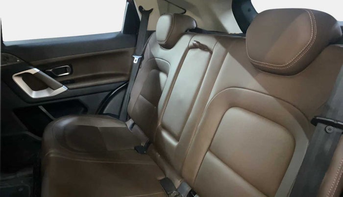2019 Tata Harrier XZ 2.0L, Diesel, Manual, 59,821 km, Right Side Rear Door Cabin