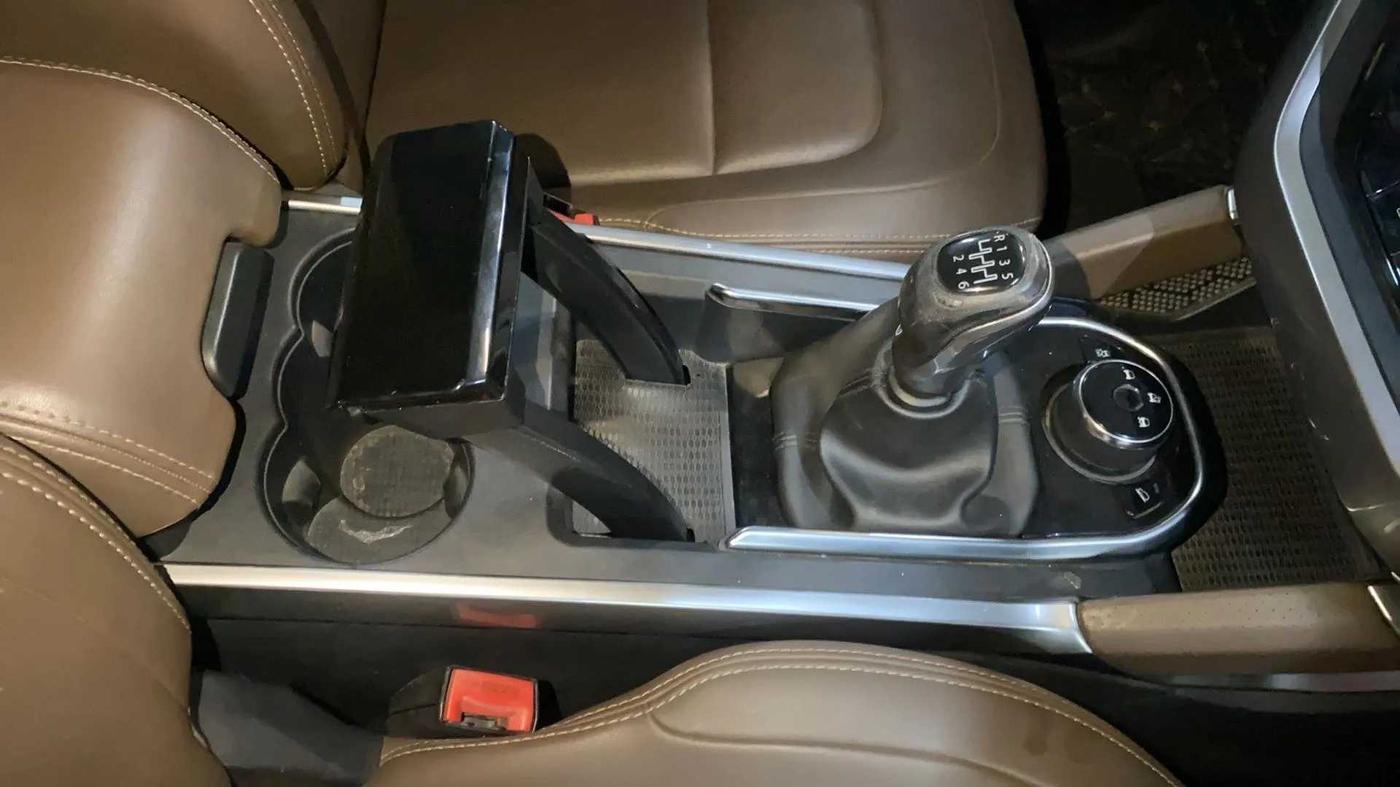 2019 Tata Harrier XZ 2.0L, Diesel, Manual, 59,821 km, Gear Lever