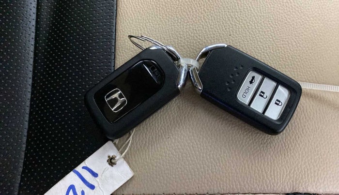 2019 Honda Amaze 1.2L I-VTEC V CVT, Petrol, Automatic, 50,120 km, Key Close Up