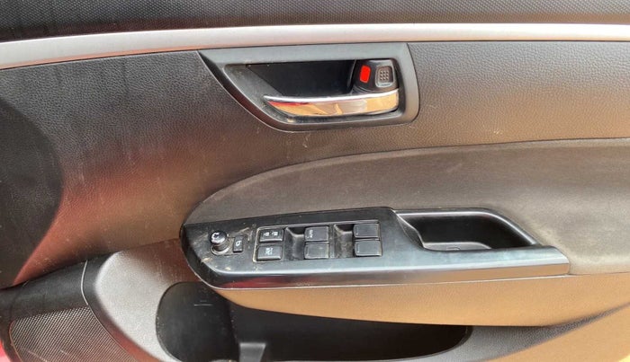 2017 Maruti Swift VXI O, Petrol, Manual, 39,625 km, Driver Side Door Panels Control