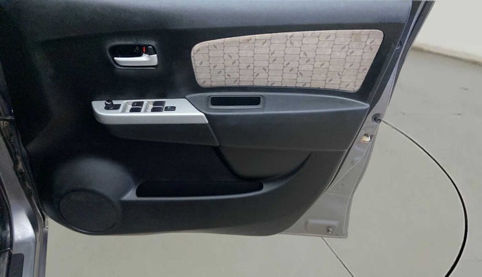 2015 Maruti Wagon R 1.0 VXI, Petrol, Manual, 36,497 km, Driver Side Door Panels Control