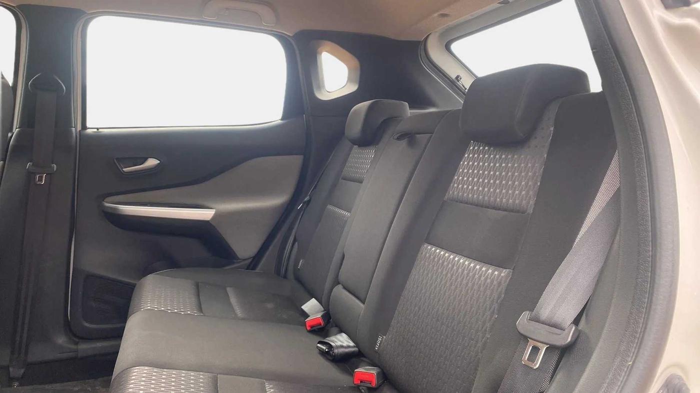 2022 Nissan MAGNITE XV TURBO CVT, Petrol, Automatic, 11,279 km, Right Side Rear Door Cabin