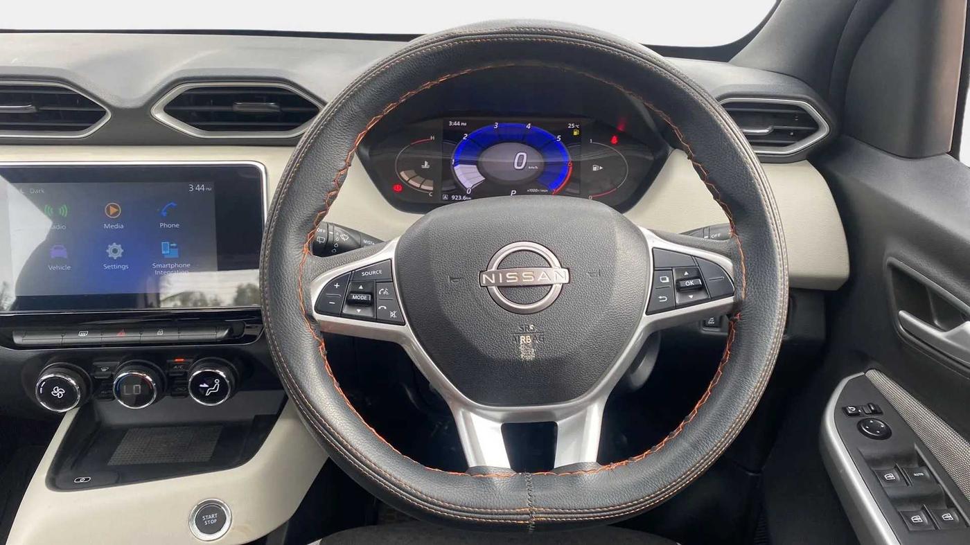 2022 Nissan MAGNITE XV TURBO CVT, Petrol, Automatic, 11,279 km, Steering Wheel Close Up