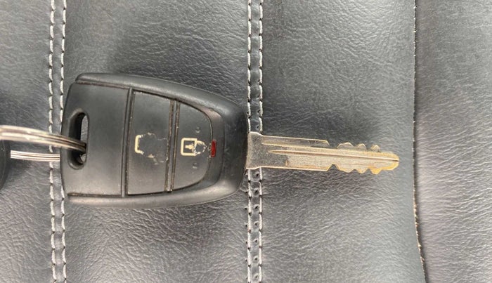 2022 Hyundai NEW SANTRO SPORTZ AMT, Petrol, Automatic, 13,969 km, Key Close Up