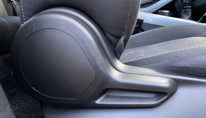 2021 Tata NEXON XM PETROL, Petrol, Manual, 43,197 km, Driver Side Adjustment Panel